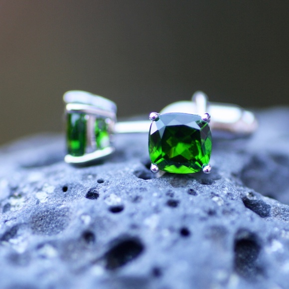 Handmade 5mm Natural Chrome Diopside Stud Earrings Sterling Silver 925 - Picture 4 of 8
